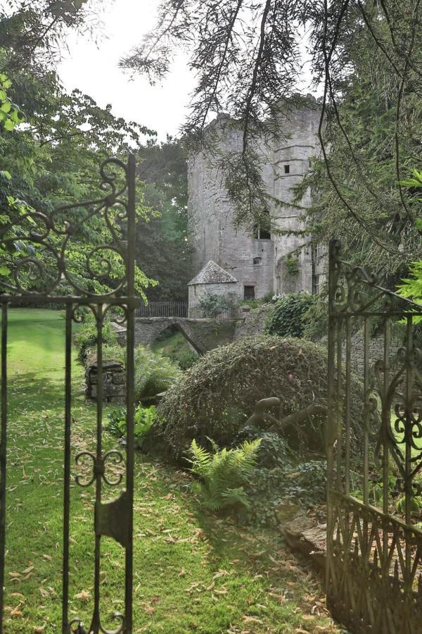 Villa The Butlers Bungalow Beverston Castle Tetbury Exterior foto